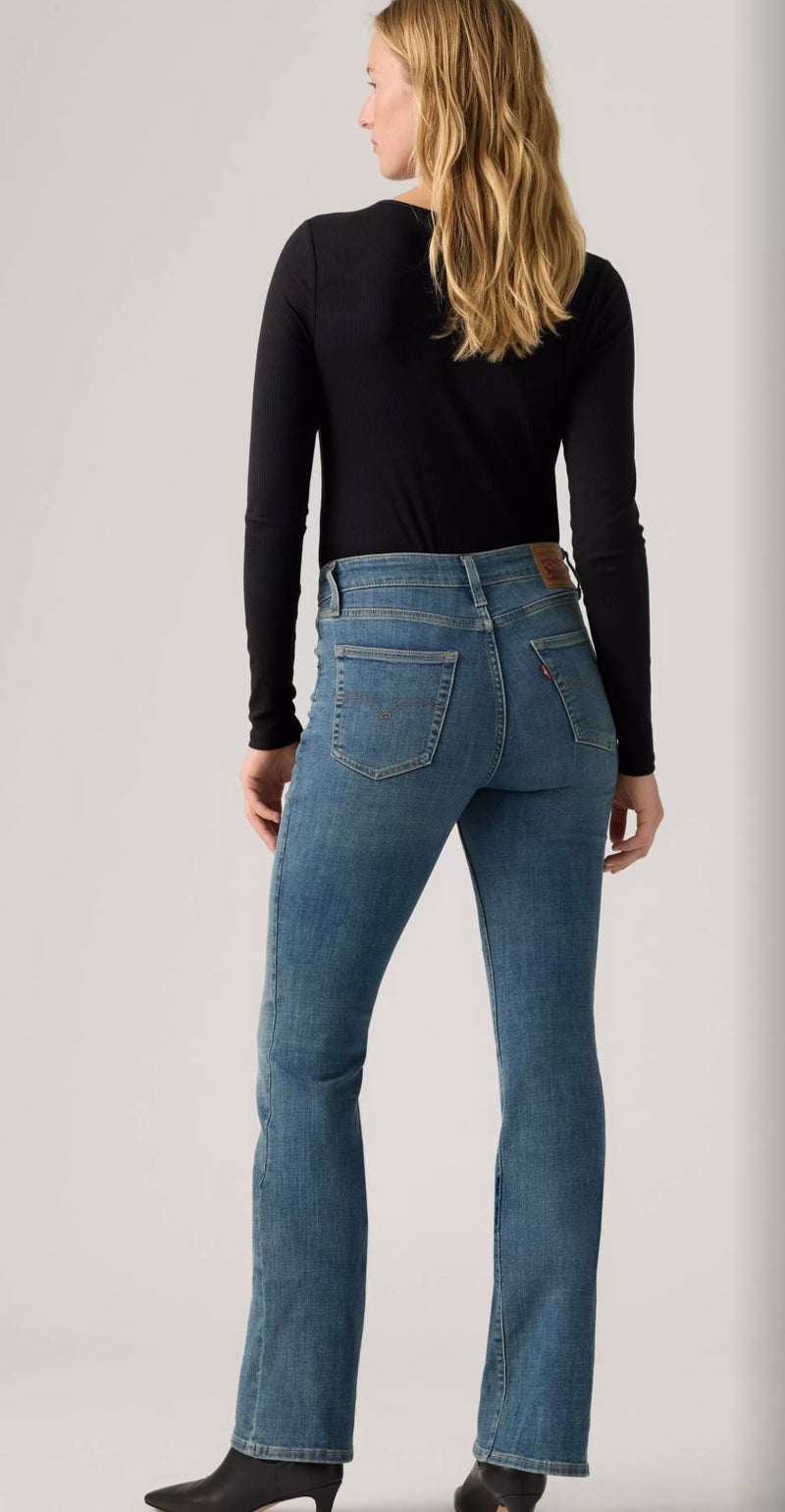 Load image into Gallery viewer, LEVI’S® WOMEN'S 725 HIGH-RISE BOOTCUT JEANS
